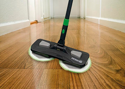 Mopa giratoria 360° que limpia, seca y pule en un solo paso.