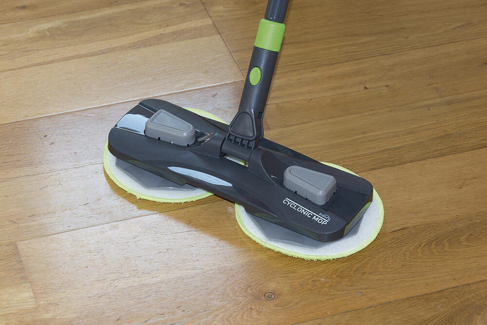 Mopa giratoria 360° que limpia, seca y pule en un solo paso.